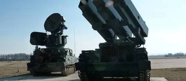 ウクライナのフランケンシュタイン防空システムにおける AIM-7 スパロー空対空誘導ミサイル
