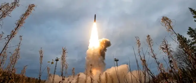 «Орешник»: как ступень межконтинентальной ракеты становится ракетой средней дальности