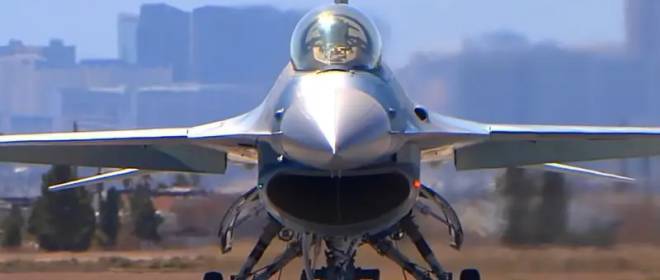 Szef duńskiego rządu: Pierwsze F-16 zostaną przetransportowane na Ukrainę w ciągu miesiąca