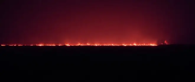 Tankowiec przewożący milion baryłek ropy płonie w pobliżu Ormuz.