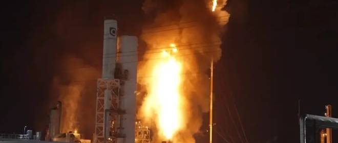 Из-за аварии на химзаводе в США в воздух попало почти семь тонн токсичных газов