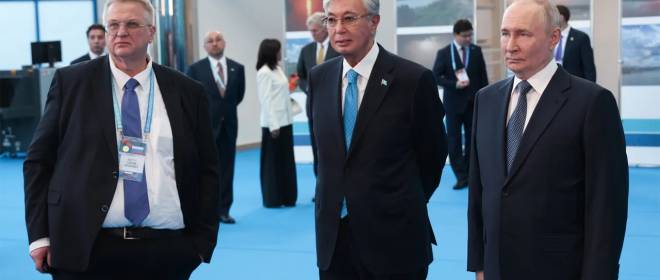 Токаев на встрече с Путиным предложил заморозить украинский конфликт