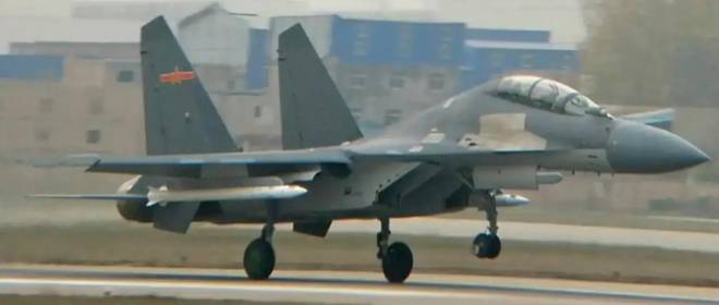 Уничтожитель самолётов поддержки: китайская ракета PL-17 показана крупным планом