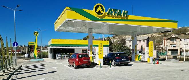 На ряде автозаправок Севастополя в открытой продаже появился бензин