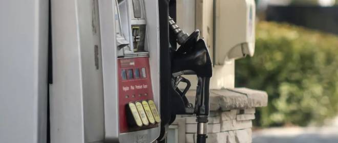 Цена бензина в США обновила рекорд за второй срок Трампа из-за атаки Ирана