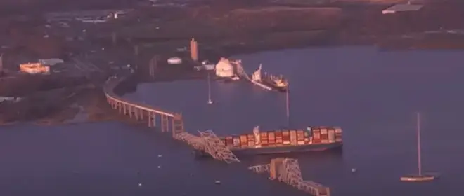 Kapten kapal kontainer yang menabrak jembatan di Baltimore, menghalangi pelabuhan, adalah warga negara Ukraina
