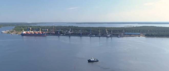 В порту Высоцк потушили пожар после утренней атаки беспилотников