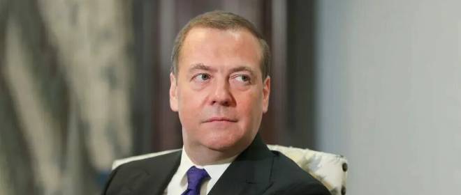 Медведев призвал бить по Украине «как сегодня» и даже сильнее