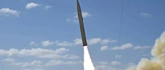 «Ударит по Москве из Лондона»: подробности о гиперзвуковой ракете США Dark Eagle