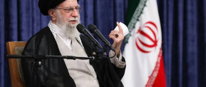 Аятолла Хаменеи призвал граждан Ирана прекратить пытаться угодить Трампу