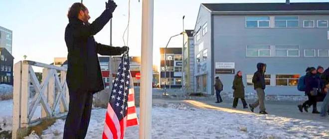 Мэр Нуука раскритиковала комика из ФРГ за попытку поднять флаг США в Гренландии