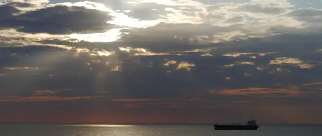 США обещают дополнительно страховать танкеры, проходящие через Ормузский пролив