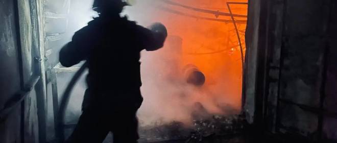 Сильный пожар в порту Одессы, удары по Днестровской ГЭС - новая волна атак ВС РФ