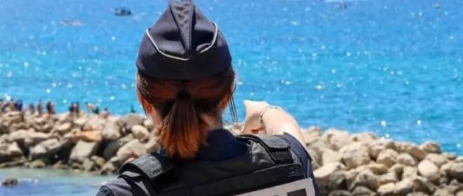 Франция наращивает полицейские силы в Новой Каледонии для восстановления контроля над ней