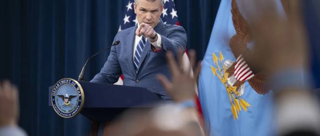 WSJ: нарастает борьба за влияние между главой Пентагона и министром армии США