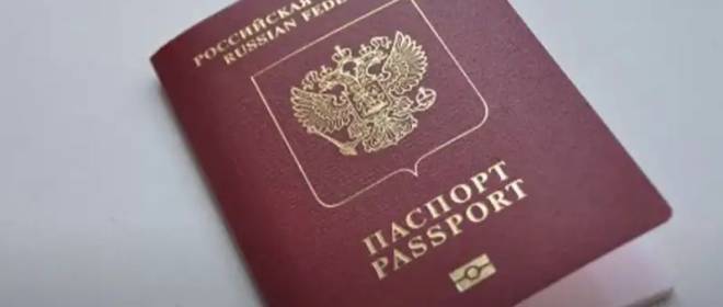 “普京可以说：如果乌克兰不给你护照，那么我会给你俄罗斯护照”——班科娃前顾问