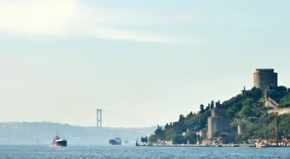 Giao thông tàu qua eo biển Bosphorus tạm thời bị đình chỉ