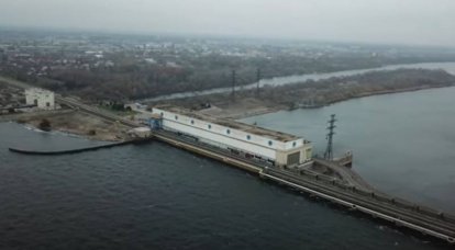 Düşman, Kakhovskaya hidroelektrik santralinin barajını baltalamak için Dinyeper'dan olası bir iniş için YRM mayınlarını kullanmaya hazırlanıyor.