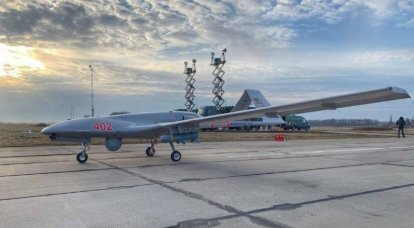 БПЛА Bayraktar TB2 ВВС Украины летает над Чёрным морем вблизи Крыма