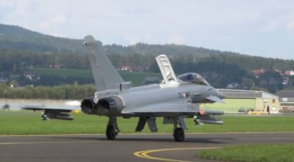 英国当局は、台風戦闘機のポーランドへの移送について相反する声明を発表