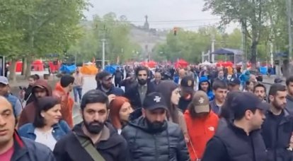 Противники Пашиняна перекрывают улицы Еревана
