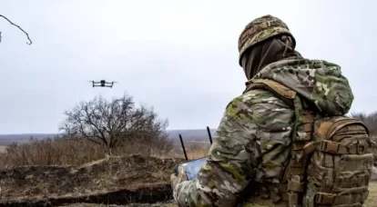 "Ils sont vulnérables à la guerre électronique": un expert militaire américain a critiqué l'idée des forces armées ukrainiennes de remplacer l'artillerie par des drones