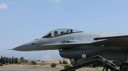 A Força Aérea Grega começou a receber caças F-16 Viper atualizados