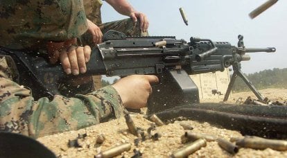 American manual machine gun M249 SAW