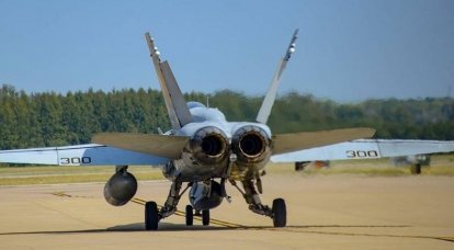 El último "Hornet" de la Armada de los Estados Unidos hizo su vuelo de despedida