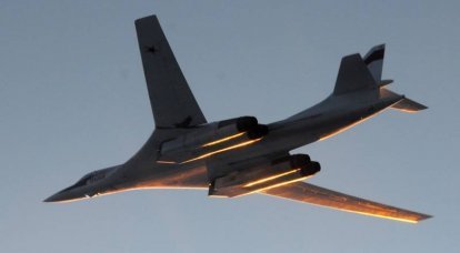 유망한 전략 폭격기 폭탄 테러범 Tu-160М2. Infographics
