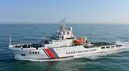 중국의 해안 경비대 배가 분쟁 섬에서 베트남 스쿠너를 침몰