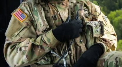 Di zona operasi khusus, personel militer Angkatan Bersenjata Ukraina yang mengenakan tanda pangkat dengan bendera Amerika tewas