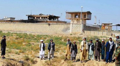 아프가니스탄 보안군이 아프가니스탄-투르크멘 국경 지역에서 탈레반을 몰아냈습니다.