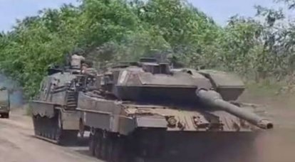 Эвакуация одного из подорвавшихся на минах танков Leopard 2A6 ВСУ попала в кадр