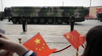 Čínští moudří muži děsí USA hromaděním jaderných zbraní