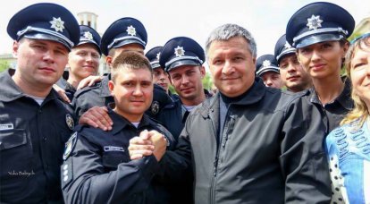 Avakov, "Ukrayna devriye polisi" ni yarattı ... Donetsk, Lugansk ve Crimea