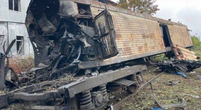Imagens apareceram na rede com as consequências de um ataque a uma estação no oeste de Kharkov no momento da presença de trens com mercadorias para as Forças Armadas da Ucrânia