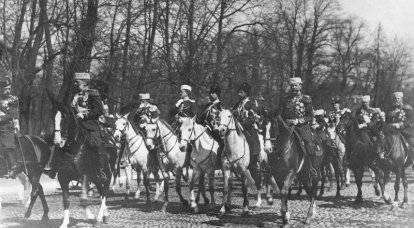 Desfiles de mayo de las tropas de la guarnición de San Petersburgo en el Campo de Marte, 1903-1907
