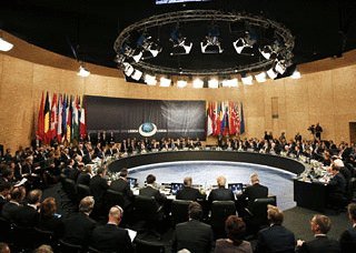 НАТО зовет Грузию в альянс. Двери открыты и для Украины