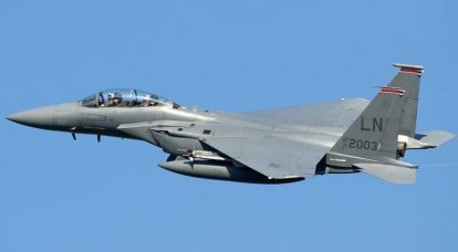 F-15 con misiles de precisión AGM-158 JASSM: cómo los Estados Unidos los utilizó en Siria