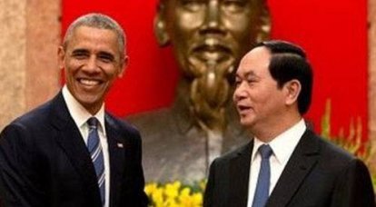 Обама во Вьетнаме предлагает американские вооружения