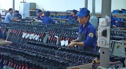 "칼라 시니 코프의 창조에 복잡한 것은 없다": 베트남, STV-410 돌격 소총 도입
