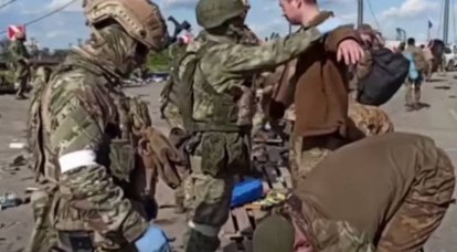 На Украине заподозрили в госизмене военнослужащего, убедившего своего командира отдать приказ сдаться в плен в Мариуполе