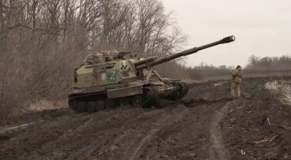 Russische troepen rukten op langs de spoorlijn ten noorden van de cokesfabriek van Avdeevka
