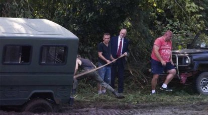 Кортеж министра обороны Польши застрял в грязи. Опять русские?..