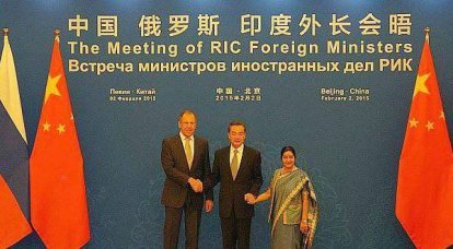 Igor Pankratenko. Ist ein Russland-Indien-China-Dreieck möglich?