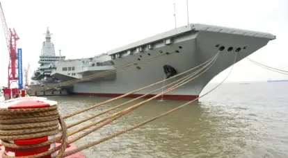 The third Chinese aircraft carrier Fujian left the shipyard in Shanghai and went to sea for sea trials for the first time