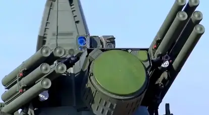 Panglima Angkatan Udara Angkatan Udara Rusia: Sistem pertahanan udara utama sing nutupi target sipil yaiku sistem rudal pertahanan udara Pantsir.