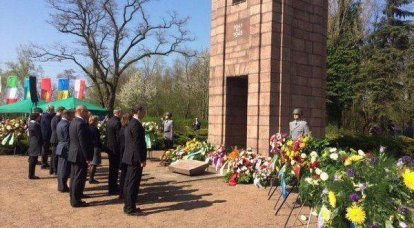 러시아 연방 국방부 차관: 41명이 넘는 소련 군인과 장교의 이름이 독일의 기념비에 영원히 남을 것입니다.