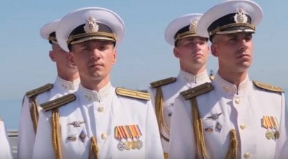 O desfile em homenagem ao Dia da Marinha Russa também foi realizado em uma base estrangeira - na Síria Tartus